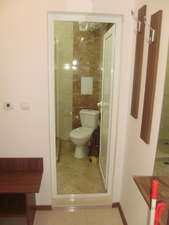 Apartments Vesi And Gery Pomorie Room photo