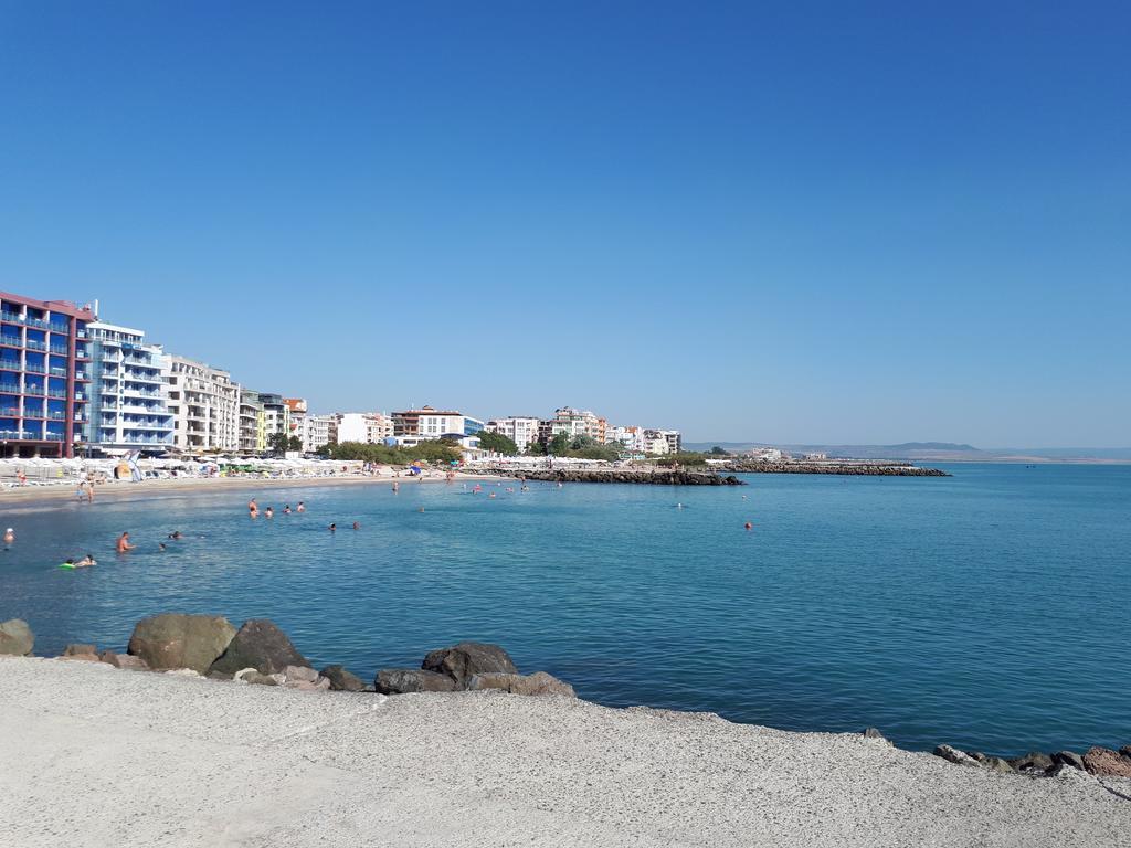 Apartments Vesi And Gery Pomorie Exterior photo